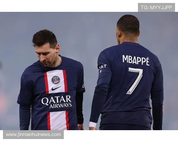 法甲联赛最新动态 巴黎圣日耳曼大胜里昂 球迷热议梅西离队影响